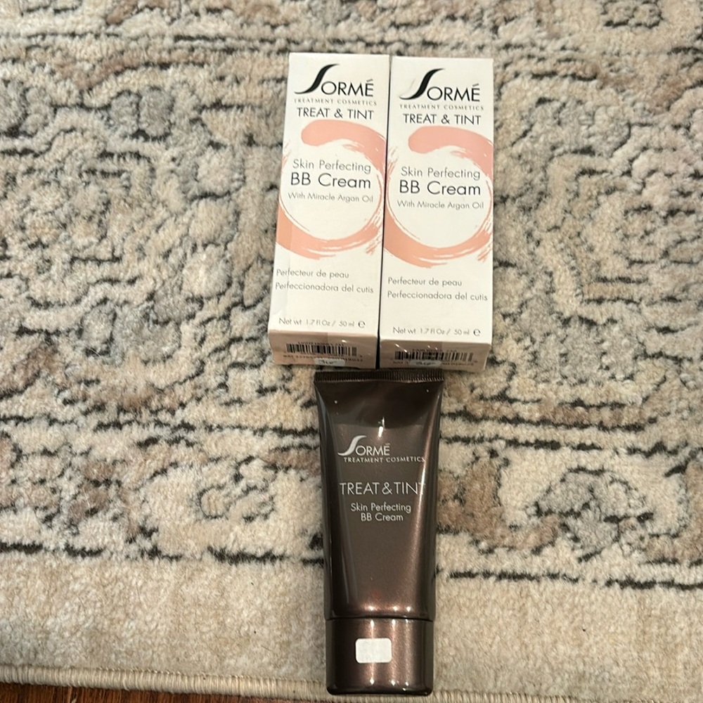 Treatment cosmetic with miracle Argan Oil